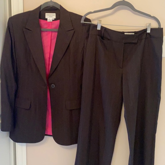 Suit - Picture 1 of 2